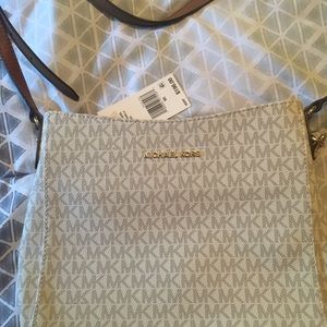 Micheal Kors crossbody new with tags and dust bag